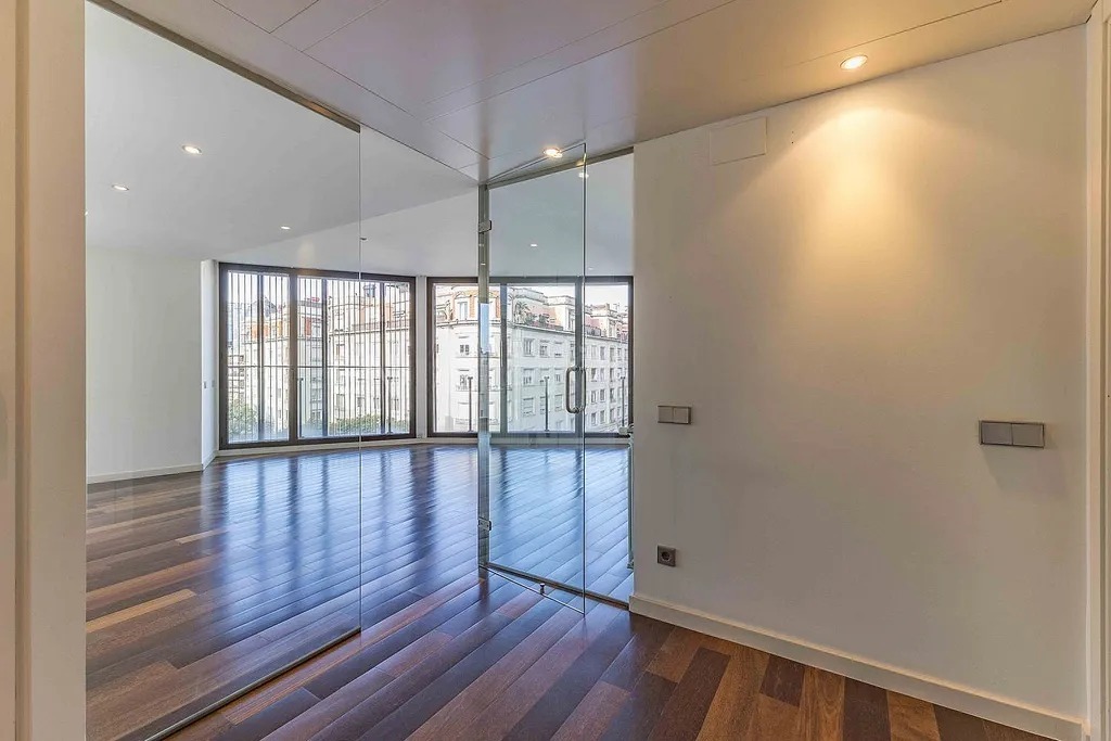Apartamento en Barcelona, España 3 dormitorios, 132 m2 No. 142824