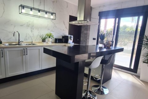 Radhus till salu i Calpe, Alicante, Spanien 4 sovrum, 250 kvm. Nr. 140371 - foto 9