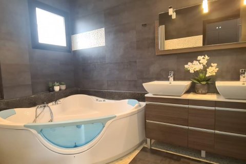 Radhus till salu i Calpe, Alicante, Spanien 4 sovrum, 250 kvm. Nr. 140371 - foto 28