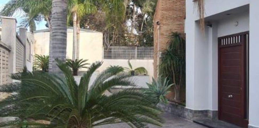 Radhus i Calpe, Alicante, Spanien 4 sovrum, 250 kvm. Nr. 140371