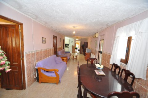 Villa zum Verkauf in Pinoso, Alicante, Spanien 8 Schlafzimmer, 450 m2 Nr. 193135 - Foto 8