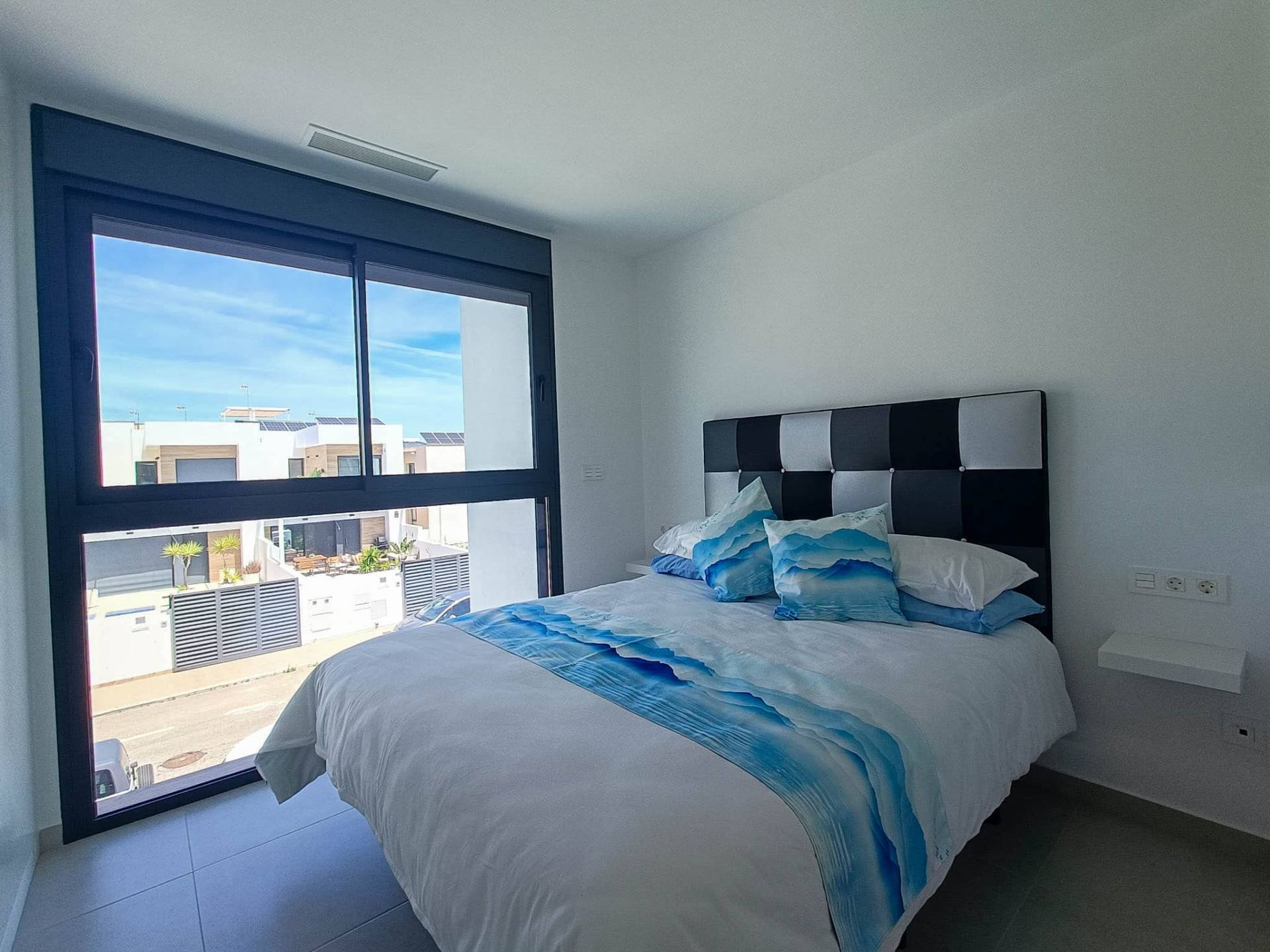 Villa en Rojales, Alicante, España 5 dormitorios, 214 m2 No. 193136