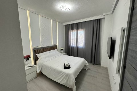 Apartment à vendre à Torrevieja, Alicante, Espagne, 3 chambres, 75 m2 No. 193130 - photo 12