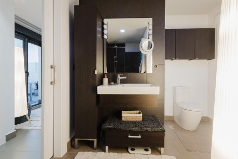 Huoneisto myytävänä Alicante, Espanja, 2 makuuhuonetta, 125 m2 No. 137851 - kuva 19