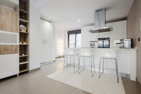 Huoneisto myytävänä Alicante, Espanja, 2 makuuhuonetta, 125 m2 No. 137851 - kuva 8