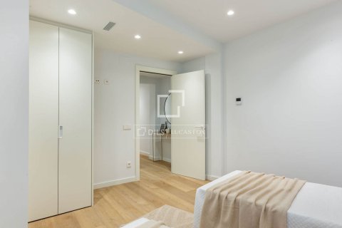 Dzīvoklis pārdošanā Barcelona, Spānijā 3 istabas, 120 m2 Nr. 160845 - attēls 17