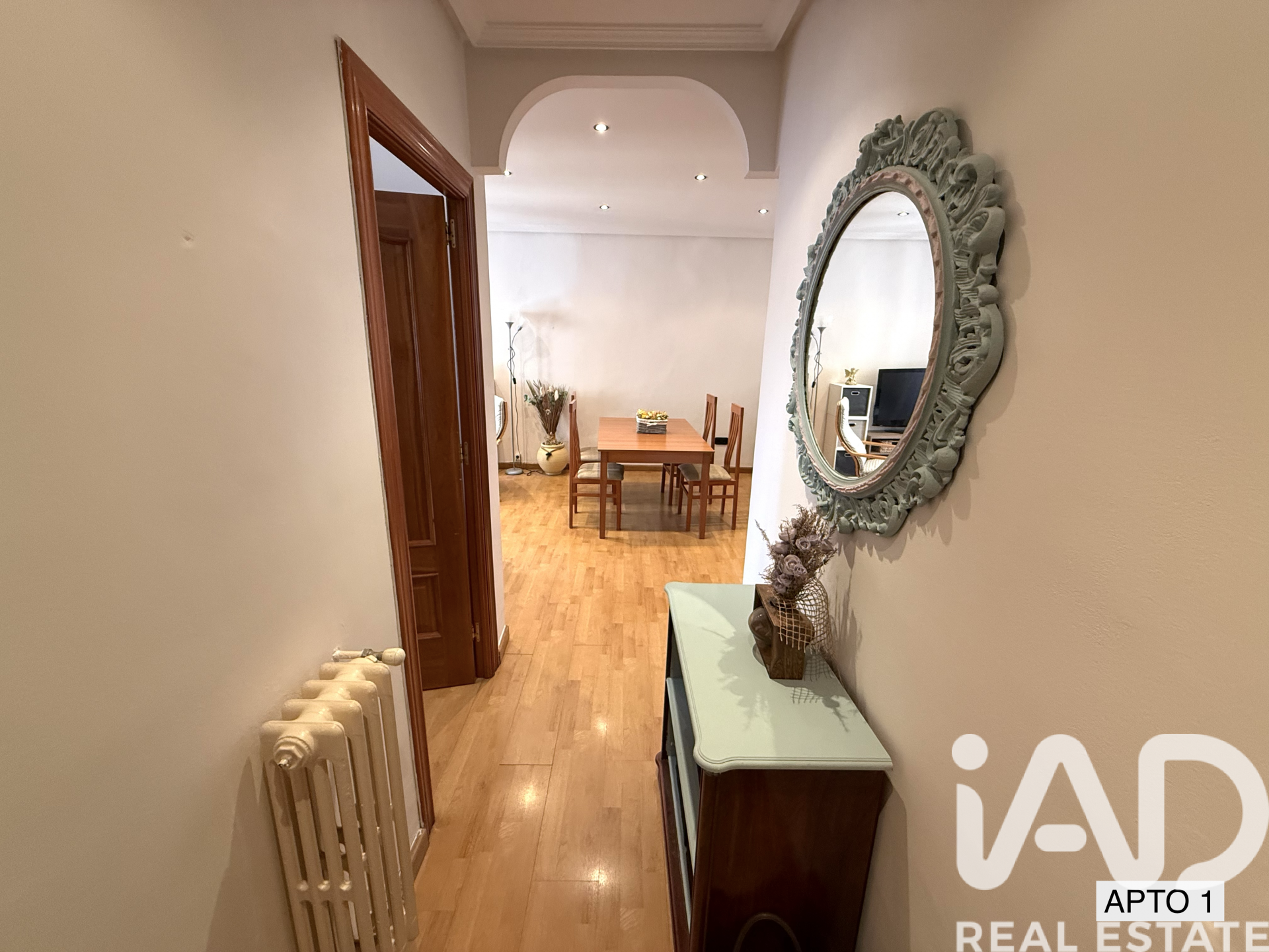 Commercial property à Leon, Espagne 244 m2 No. 172959
