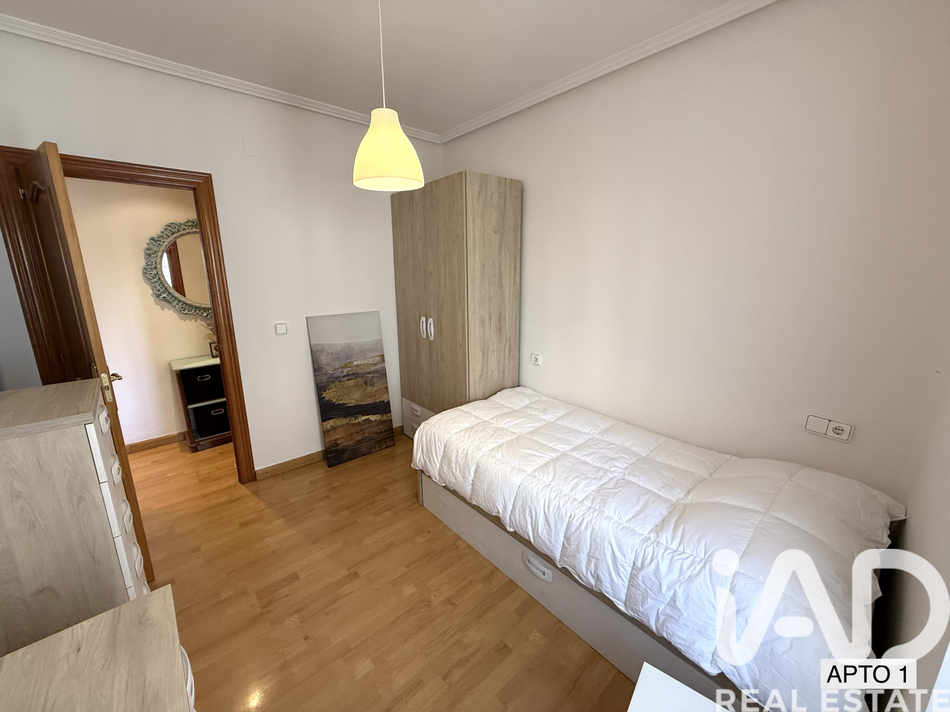 Commercial property à Leon, Espagne 244 m2 No. 172959