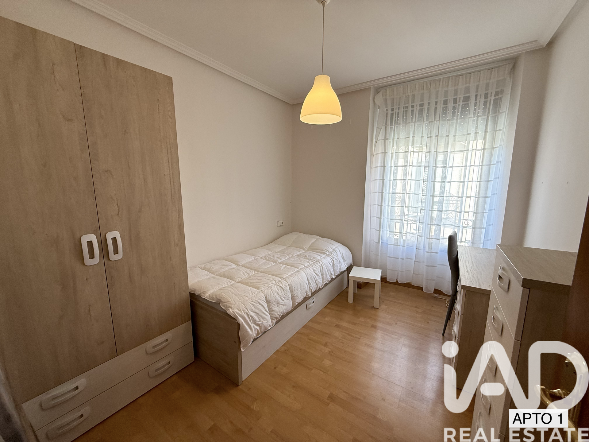 Commercial property à Leon, Espagne 244 m2 No. 172959
