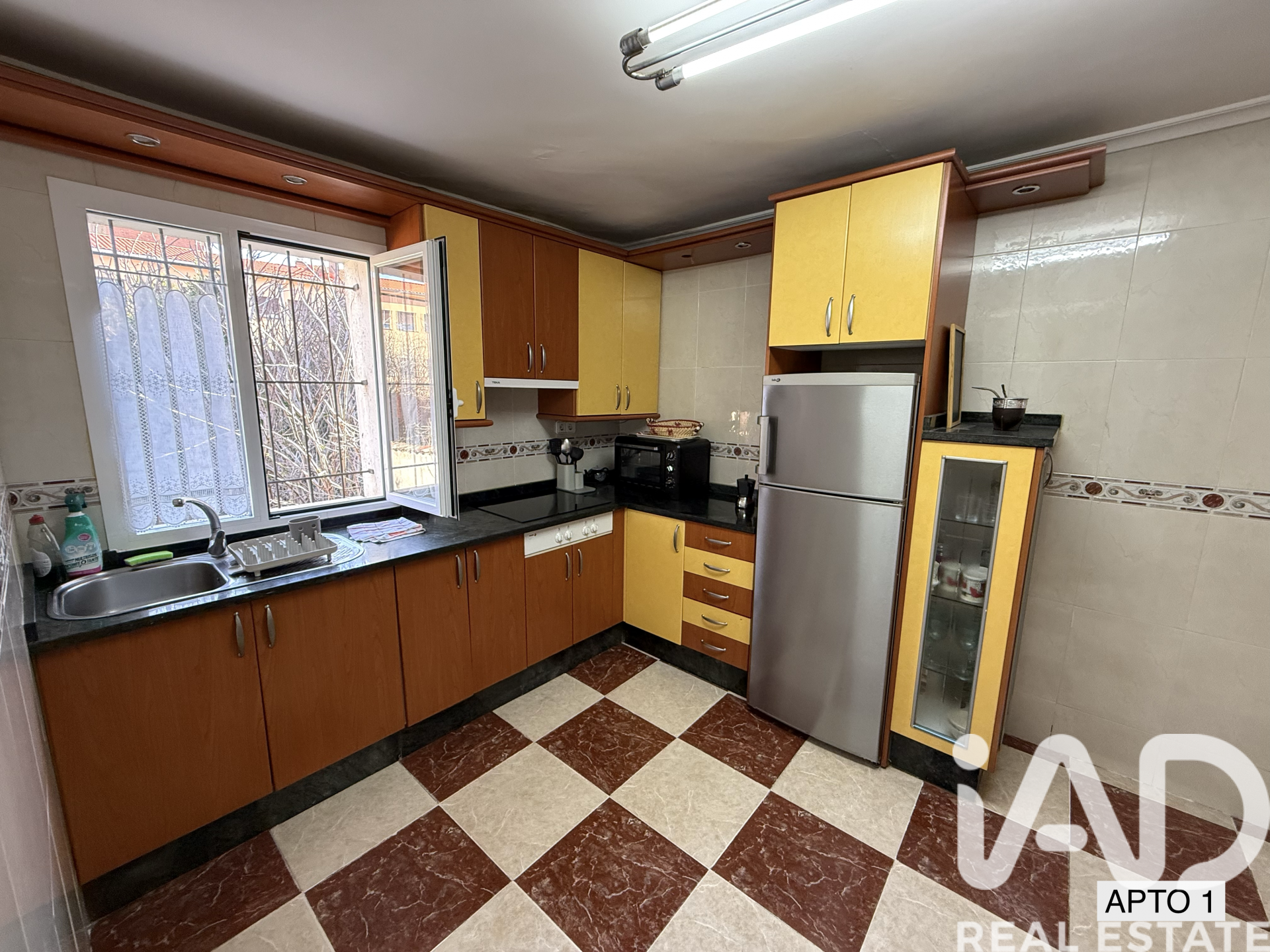 Commercial property à Leon, Espagne 244 m2 No. 172959