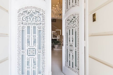 Castles for sale in Sant Just Desvern, Barcelona, Spain 9 bedrooms, 734 sq.m. No. 192602 - photo 11