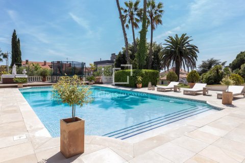 Castles for sale in Sant Just Desvern, Barcelona, Spain 9 bedrooms, 734 sq.m. No. 192602 - photo 6
