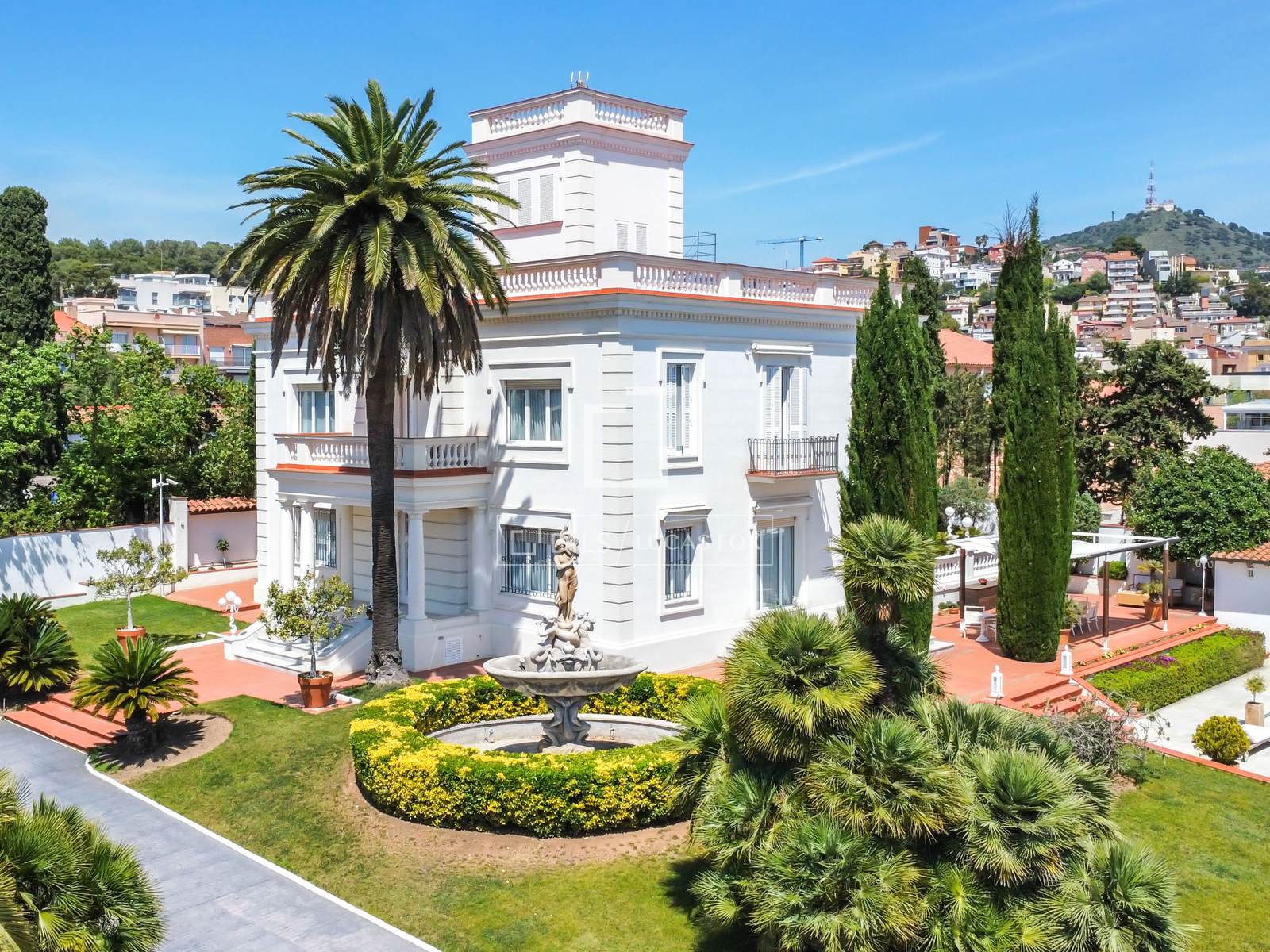 Zamek w Sant Just Desvern, Barcelona, Hiszpania 9 sypialni, 734 mkw. nr 192602