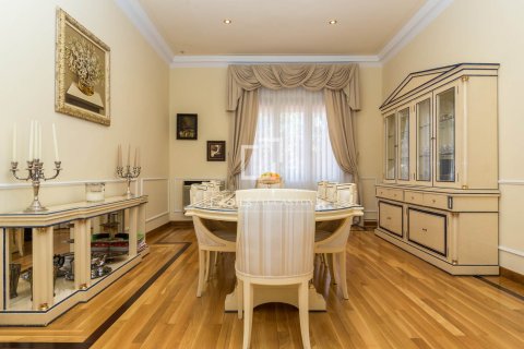 Castles for sale in Sant Just Desvern, Barcelona, Spain 9 bedrooms, 734 sq.m. No. 192602 - photo 16