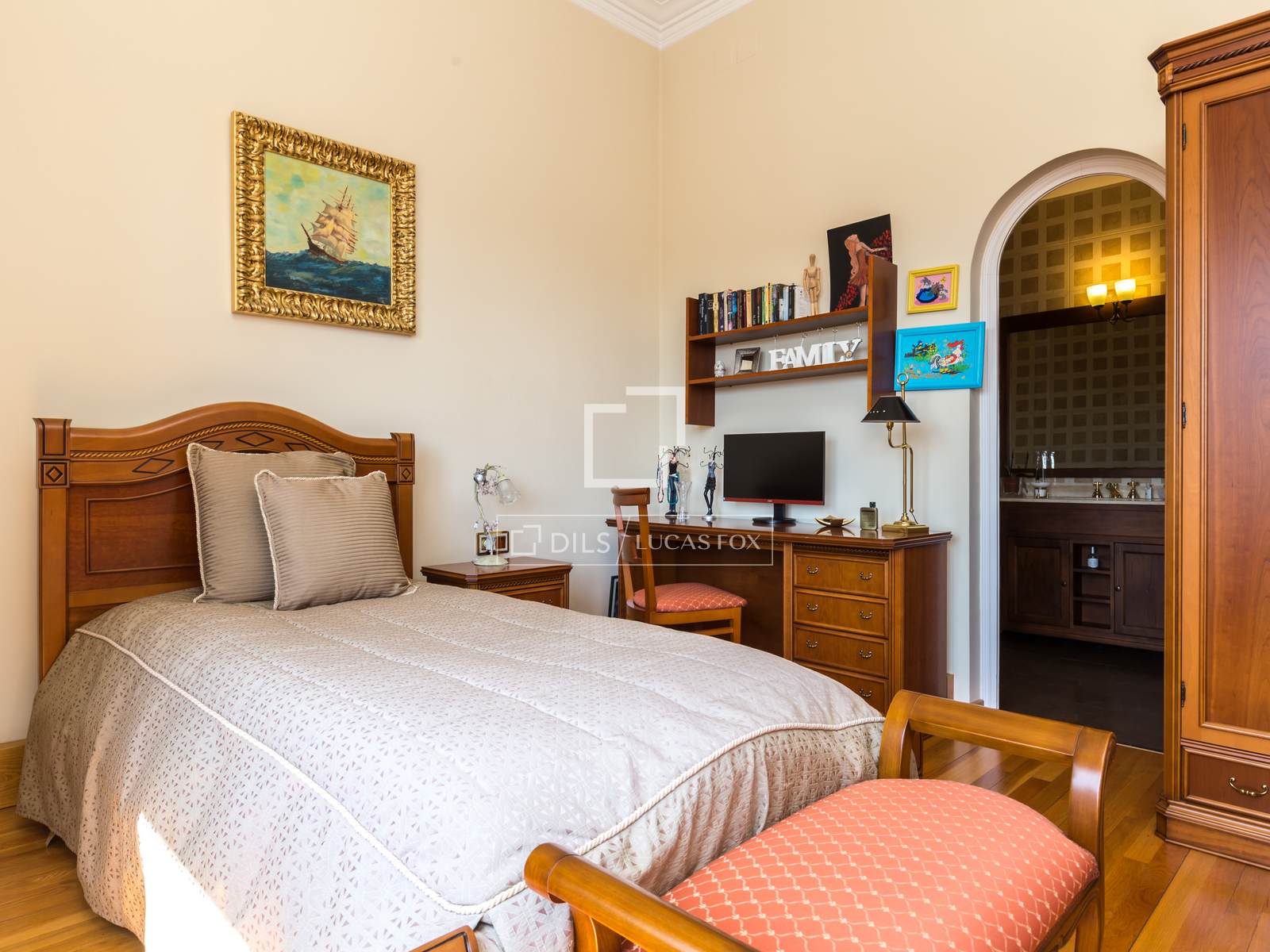 Zamek w Sant Just Desvern, Barcelona, Hiszpania 9 sypialni, 734 mkw. nr 192602