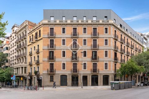 Apartment for sale in Barcelona, Spain 3 bedrooms, 109 sq.m. No. 192604 - photo 3