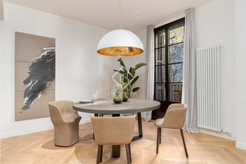 Apartment for sale in Barcelona, Spain 3 bedrooms, 109 sq.m. No. 192604 - photo 10