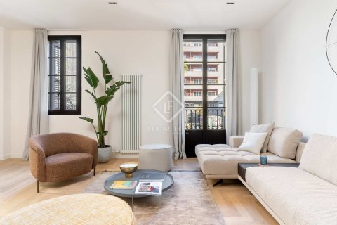 Apartment for sale in Barcelona, Spain 3 bedrooms, 109 sq.m. No. 192604 - photo 8