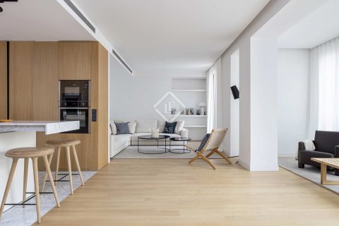 Apartment for sale in Barcelona, Spain 2 bedrooms, 126 sq.m. No. 192605 - photo 5