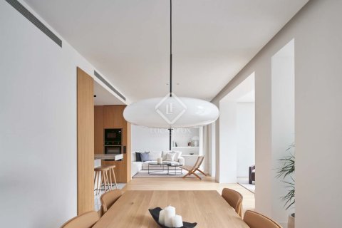 Apartment for sale in Barcelona, Spain 2 bedrooms, 126 sq.m. No. 192605 - photo 3