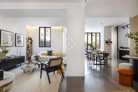 Apartment for sale in Barcelona, Spain 2 bedrooms, 126 sq.m. No. 192605 - photo 2