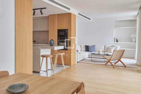 Apartment for sale in Barcelona, Spain 2 bedrooms, 126 sq.m. No. 192605 - photo 11
