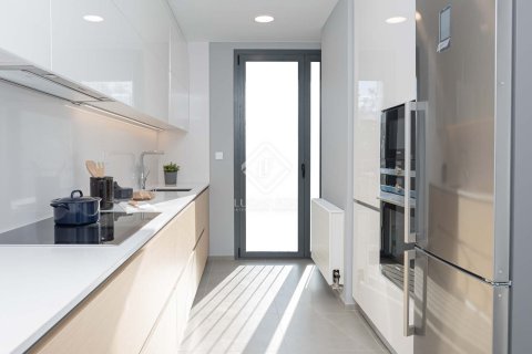 Apartment for sale in Barcelona, Spain 3 bedrooms, 94 sq.m. No. 192603 - photo 6