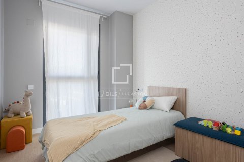 Apartment for sale in Barcelona, Spain 3 bedrooms, 94 sq.m. No. 192603 - photo 10