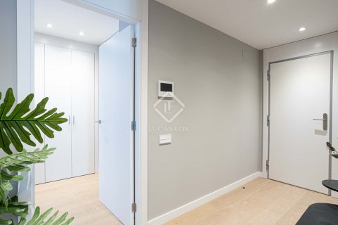 Apartment for sale in Barcelona, Spain 3 bedrooms, 94 sq.m. No. 192603 - photo 20