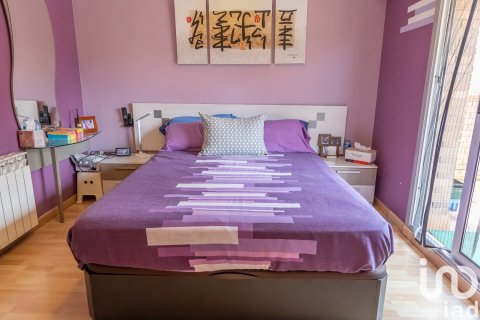 House for sale in Montcada i Reixac, Barcelona, Spain 3 bedrooms, 249 sq.m. No. 153225 - photo 11