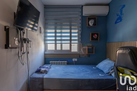 House for sale in Montcada i Reixac, Barcelona, Spain 3 bedrooms, 249 sq.m. No. 153225 - photo 26