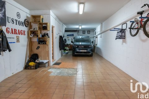 House for sale in Montcada i Reixac, Barcelona, Spain 3 bedrooms, 249 sq.m. No. 153225 - photo 20