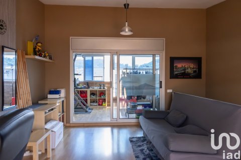 House for sale in Montcada i Reixac, Barcelona, Spain 3 bedrooms, 249 sq.m. No. 153225 - photo 17