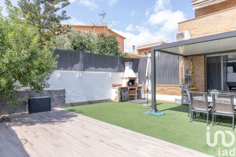 Casa a Montcada i Reixac, Barcelona, Spagna 3 camere da letto, 249 mq. N° 153225