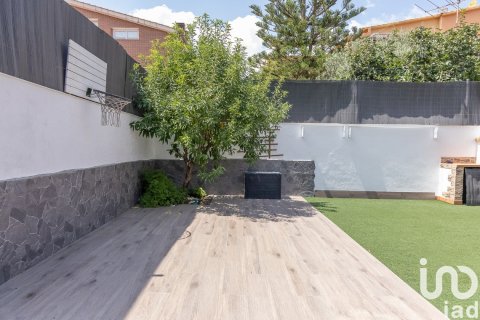 House for sale in Montcada i Reixac, Barcelona, Spain 3 bedrooms, 249 sq.m. No. 153225 - photo 4