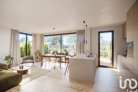 Huoneisto myytävänä Cerdanyola Del Valles, Barcelona, Espanja, 3 makuuhuonetta, 160 m2 No. 153174 - kuva 3