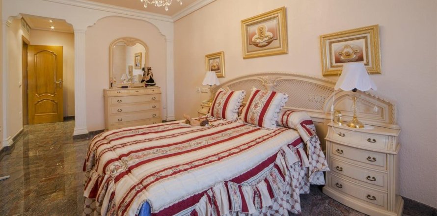 Таунхаус в Лос-Алькасарес, Мурсия, Испания 5 спален, 630м2 №189337