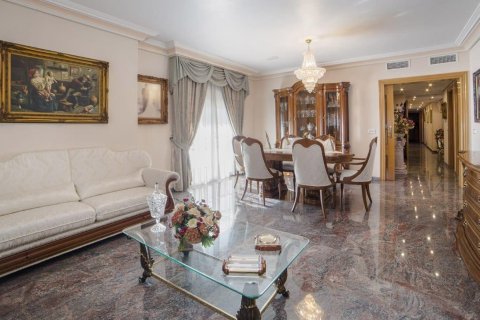 Продажа таухауса в Лос-Алькасарес, Мурсия, Испания 5 спален, 630м2 №189337 - фото 18