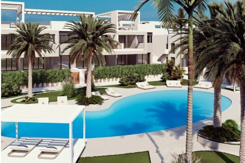 Bungalow w Torrevieja, Alicante, Hiszpania 2 sypialnie, 131 mkw. nr 189582 – zdjęcie 18