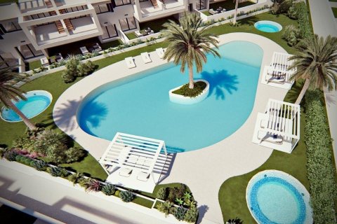 Bungalow w Torrevieja, Alicante, Hiszpania 2 sypialnie, 131 mkw. nr 189582 – zdjęcie 19