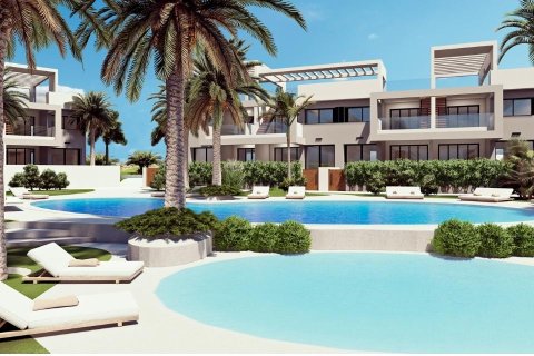Bungalow w Torrevieja, Alicante, Hiszpania 2 sypialnie, 131 mkw. nr 189582 – zdjęcie 17