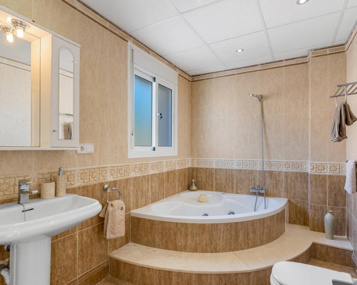 Вилла в Сьюдад Кесада, Аликанте, Испания 5 спален, 386м2 №112913