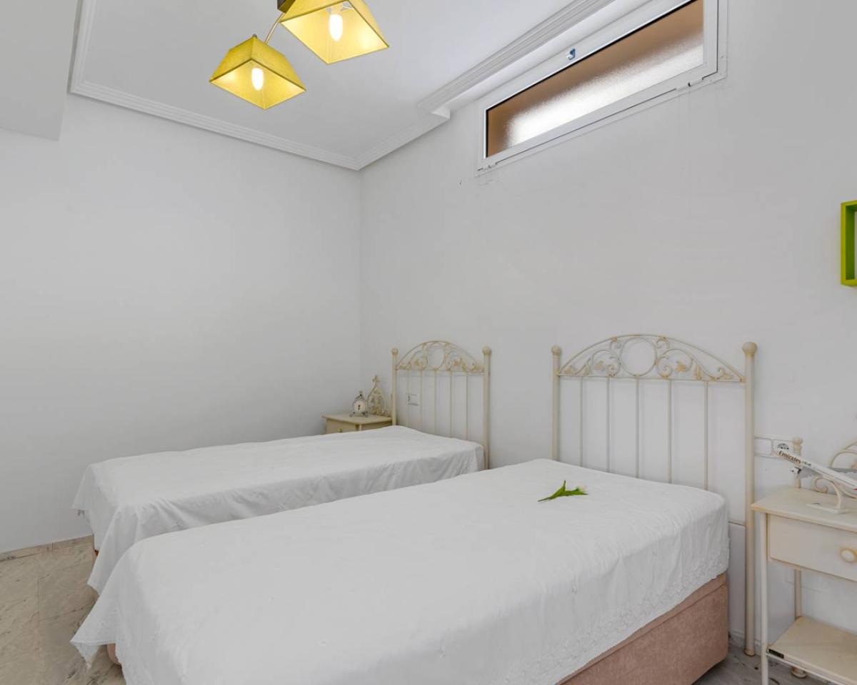 Вилла в Сьюдад Кесада, Аликанте, Испания 5 спален, 386м2 №112913