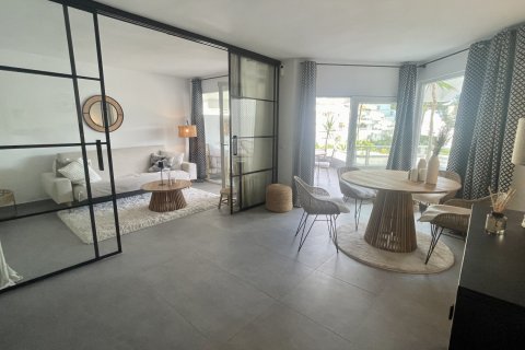 Apartamento en alquiler en Cala Vinyes, Mallorca, España 2 dormitorios, 69 m2 No. 140090 - foto 2