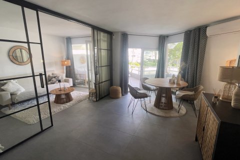 Apartamento en alquiler en Cala Vinyes, Mallorca, España 2 dormitorios, 69 m2 No. 140090 - foto 3