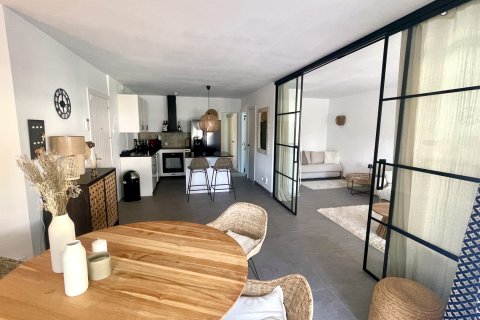 Apartamento en alquiler en Cala Vinyes, Mallorca, España 2 dormitorios, 69 m2 No. 140090 - foto 2