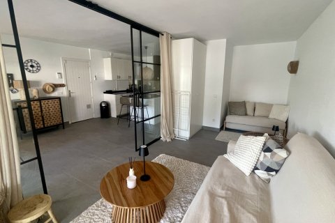 Apartamento en alquiler en Cala Vinyes, Mallorca, España 2 dormitorios, 69 m2 No. 140090 - foto 3