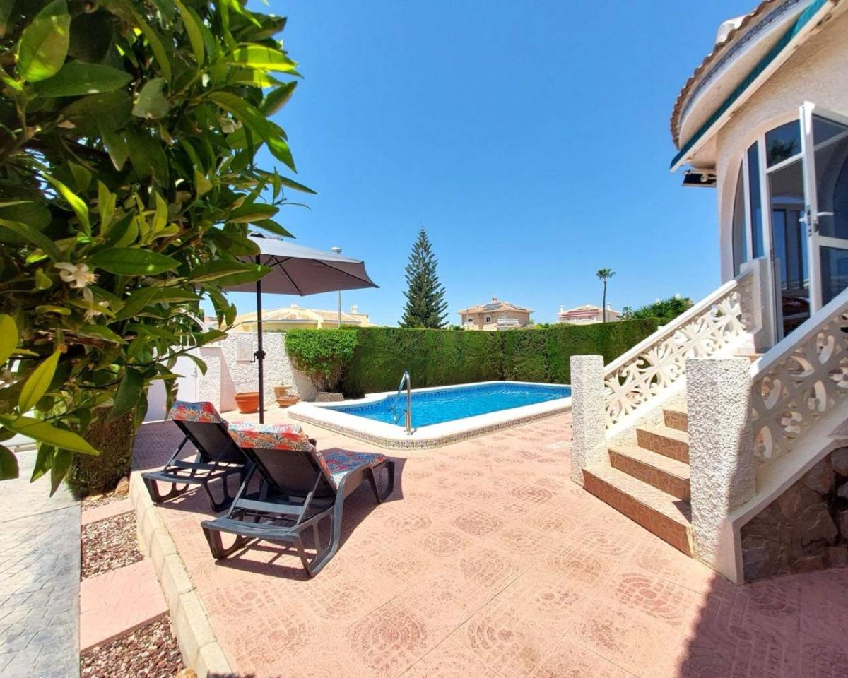 Villa a Ciudad Quesada, Alicante, Spagna 3 camere da letto, 100 mq. N° 148926