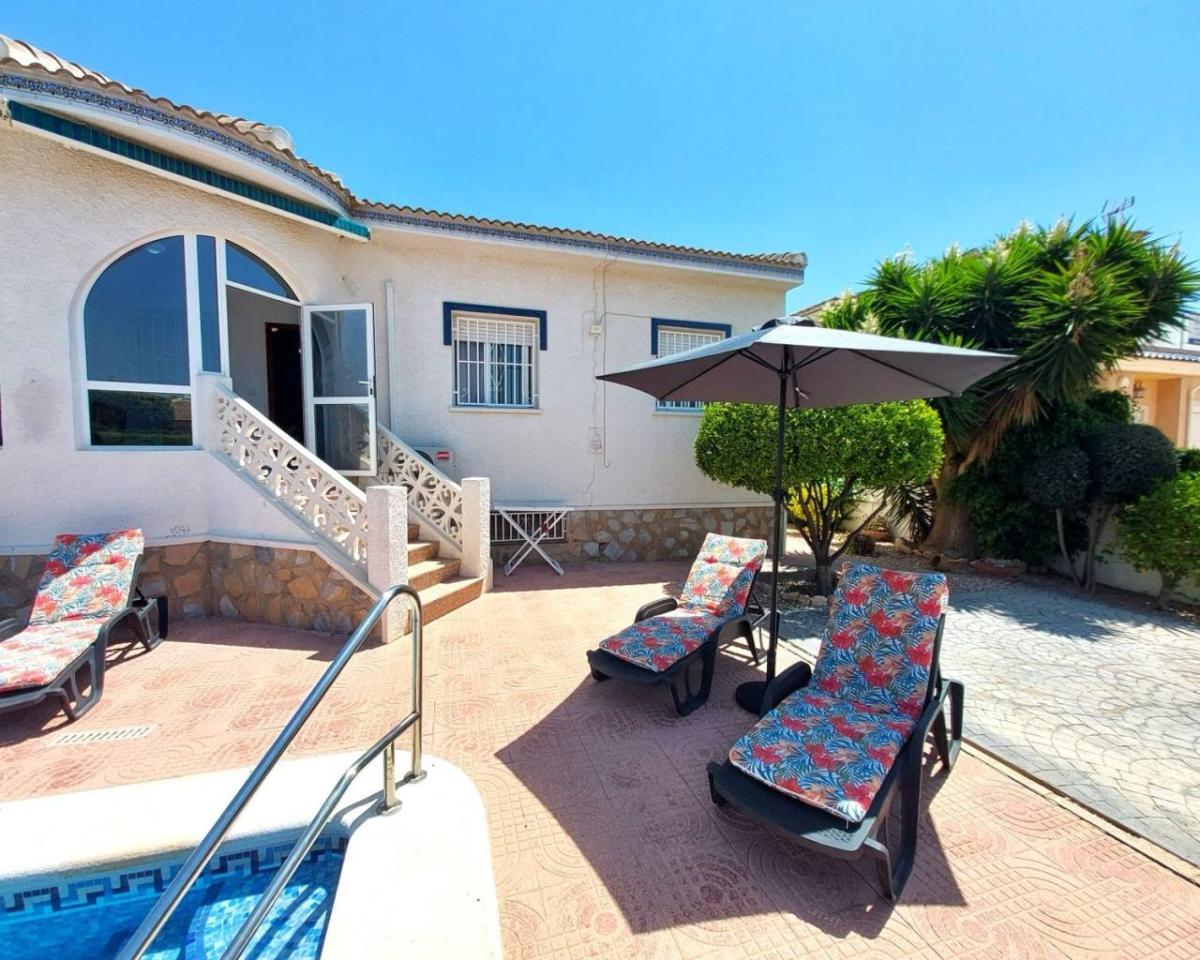 Villa a Ciudad Quesada, Alicante, Spagna 3 camere da letto, 100 mq. N° 148926