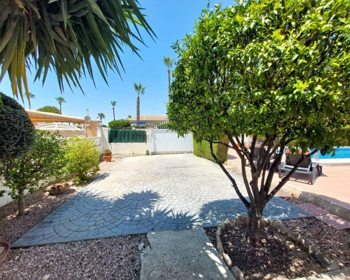 Villa a Ciudad Quesada, Alicante, Spagna 3 camere da letto, 100 mq. N° 148926